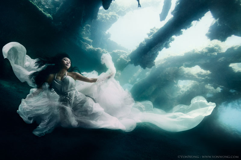 Underwater Photoshoot with Freedivers and a Shipwreck in Bali by benjamin von wong (5)