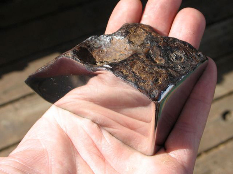 cut and polished chinga meteorite (3)