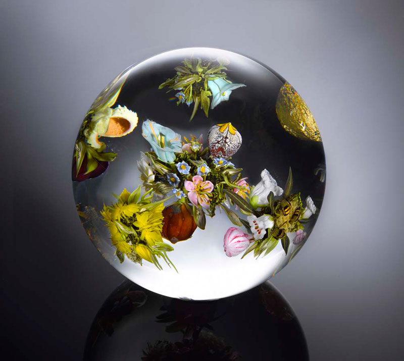 miniature glass gardens encased in clear glass orbs by paul stankard (4)