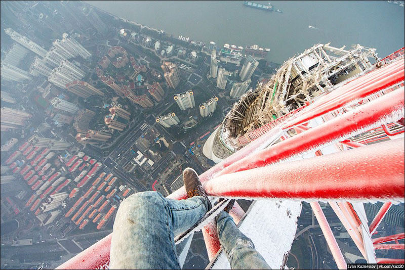 photos that look straight down from perilous heights by ivan kuznetsov (2)