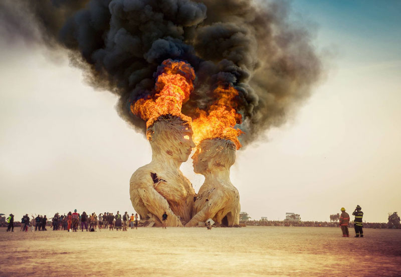 embrace sculpture burning man 2014 trey ratcliff Picture of the Day: Embrace Impermanence