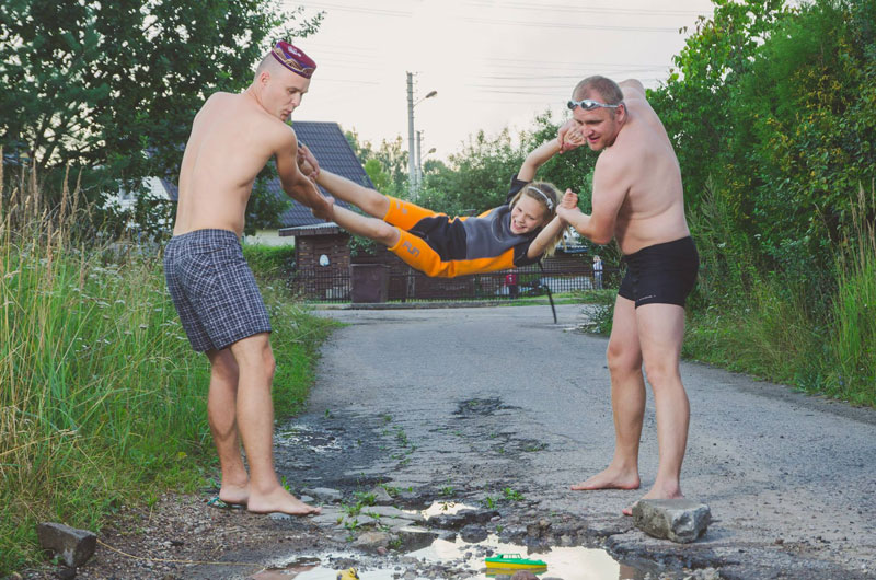 lithuanian artists create funny photos to highlight their citys pothole problem (6)