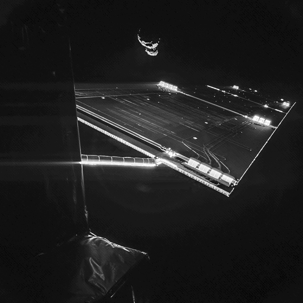 Rosetta_mission_selfie_at_comet