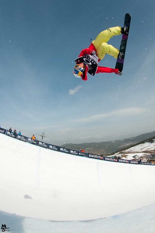 The 5 Essential Snowboard Grabs [20 Pics] » TwistedSifter