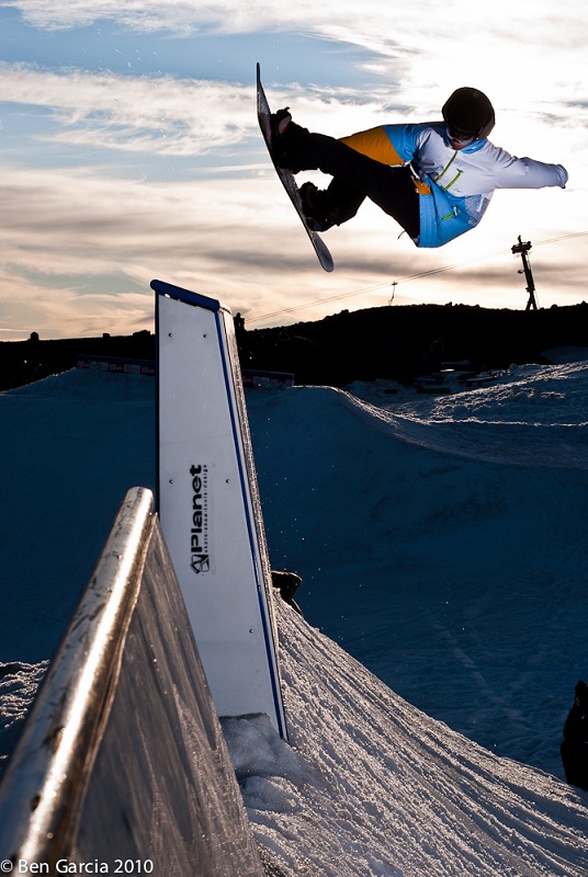 The 5 Essential Snowboard Grabs [20 Pics] » TwistedSifter
