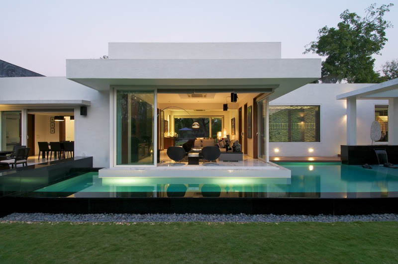 Beautiful Bungalow in India by atelier dnD