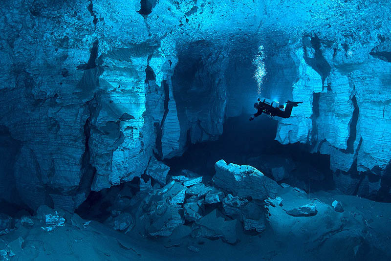 Picture of the Day: Incredible Underwater Cave in Russia