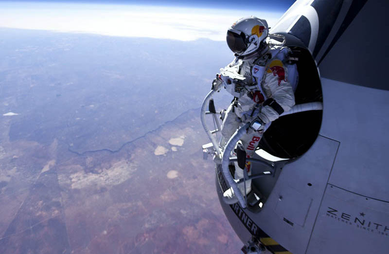 Picture of the Day: Felix Baumgartner Jumps From 71,580 Feet