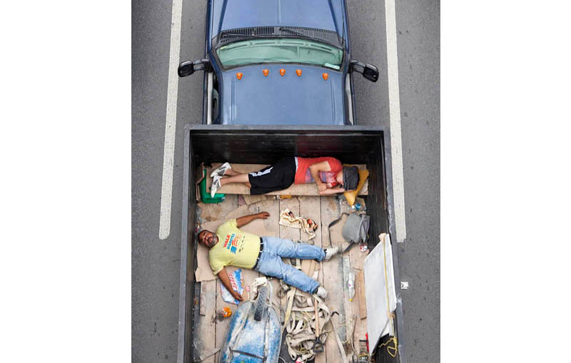 Riding in the Back of Pickup Trucks A Bird’sEye View » TwistedSifter