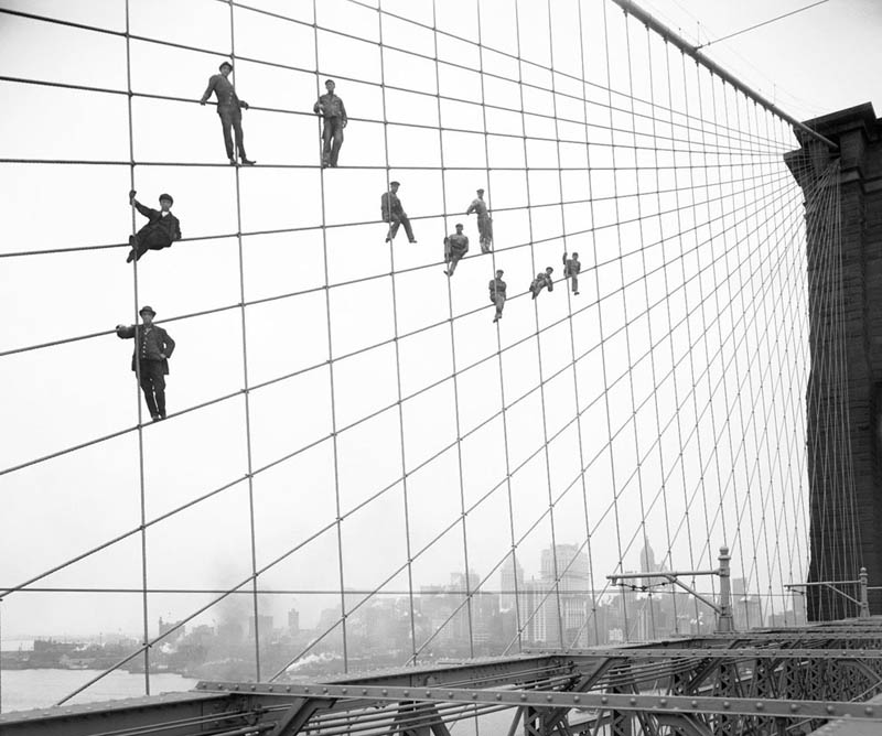 Picture of the Day: Hanging Out on the Brooklyn Bridge, 1914