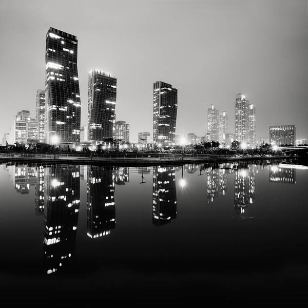 Dramatic Black and White Cityscapes at Night » TwistedSifter