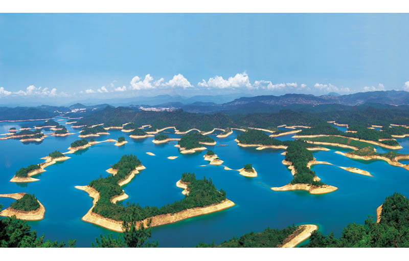 Picture of the Day: Thousand Island Lake in China