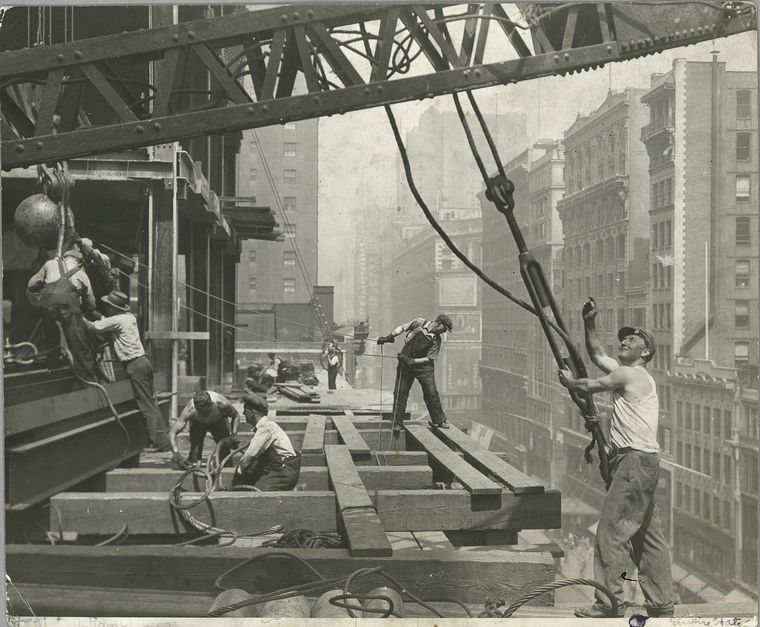 Photos of the Empire State Building Under Construction » TwistedSifter