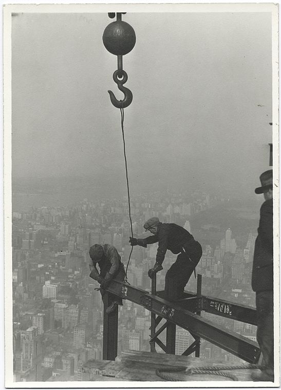 Photos of the Empire State Building Under Construction » TwistedSifter