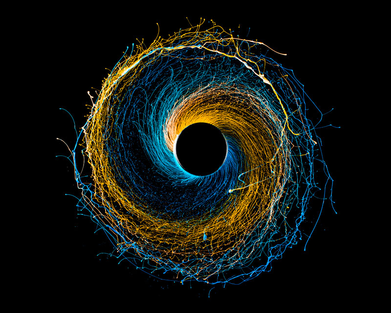 11 High-Speed Photographs of Swirling Paint