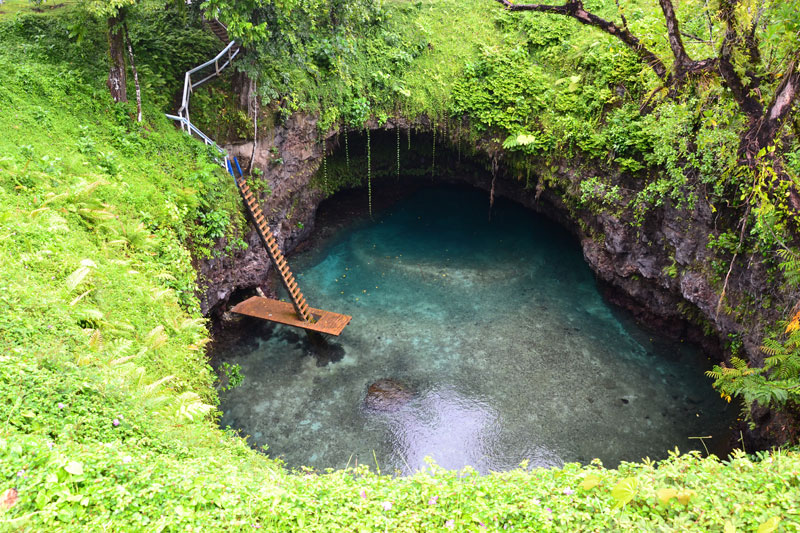 To Sua: A Natural Swimming Hole in the South Pacific