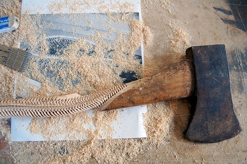 Maskull Lasserre Carves a Spine into the Handle of an Axe