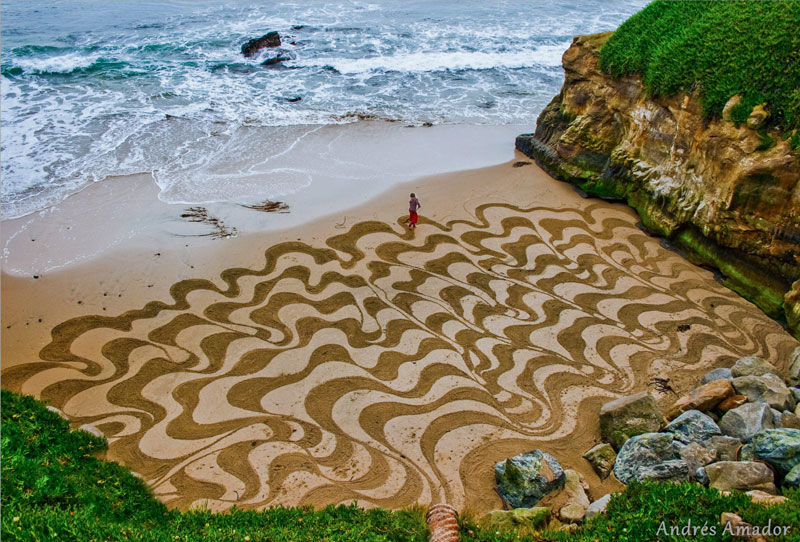 Artist Uses Rake to Create Incredible Works of Art on the Beach