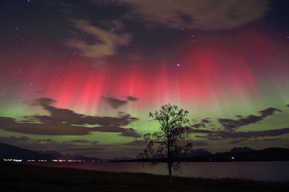 Picture of the Day: Aurora Borealis - Christmas Edition