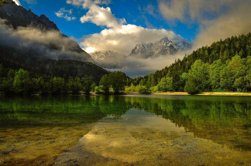 Picture of the Day: Little Lake of Reflection » TwistedSifter