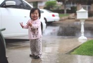 Mother Captures Daughter Experiencing Rain for the First Time