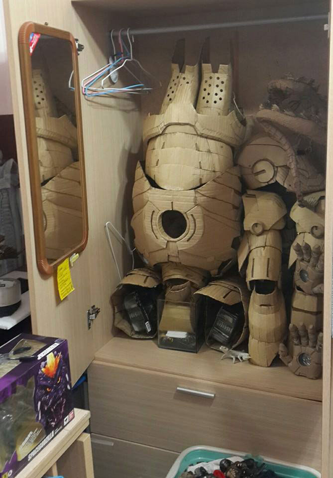Student Makes LifeSize Iron Man Suit Using Only Cardboard » TwistedSifter