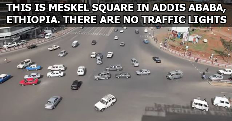This is What a Major Intersection with No Traffic Lights Looks Like