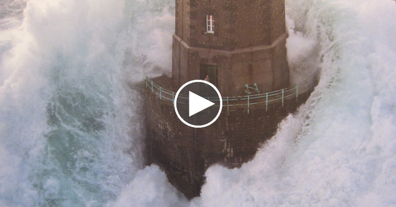Three Minutes of Huge Waves Crashing Against Lighthouses in France