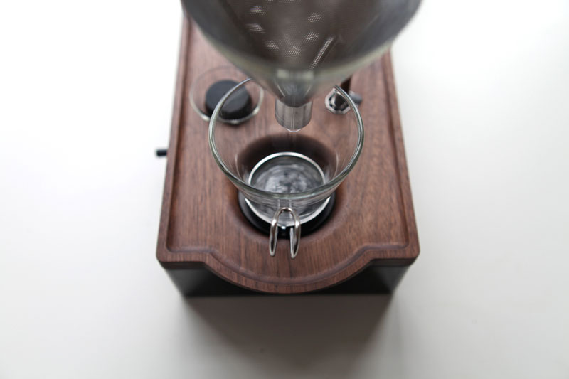 An Alarm Clock That Wakes You Up with a Fresh Cup of Coffee » TwistedSifter