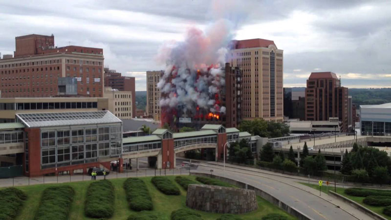 Watch a Building Get Completely Demolished in 60 Seconds
