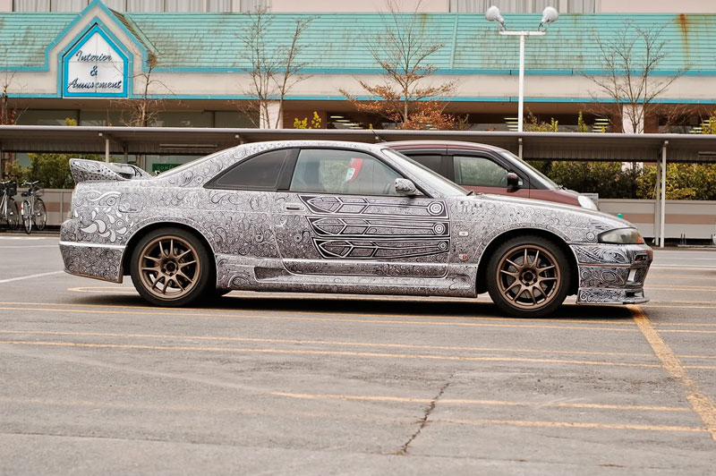 Artist Uses Sharpie to Give Nissan Skyline GTR One of a Kind Paint Job (11)