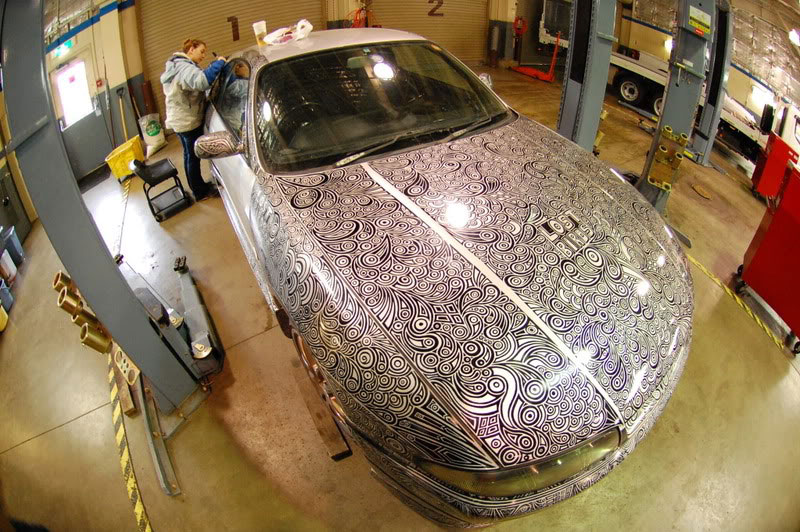 Artist Uses Sharpie to Give Nissan Skyline GTR One of a Kind Paint Job (7)