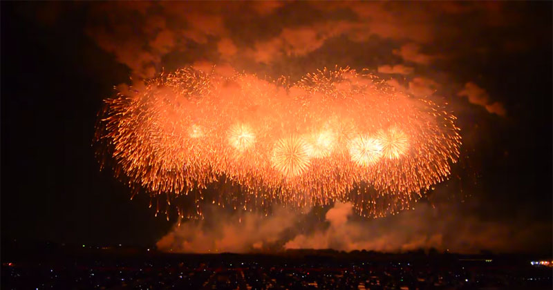Amazing Fireworks Display in Japan Includes Largest Single Firework Ever