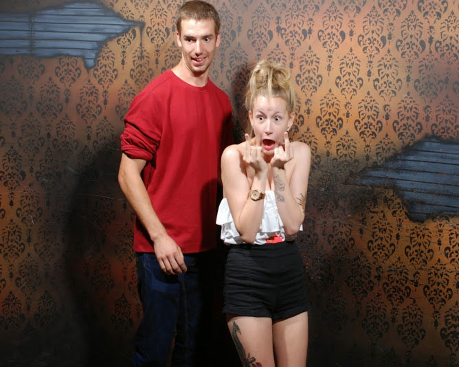 niagara falls haunted house fear factory funny pictures of scared people (10)
