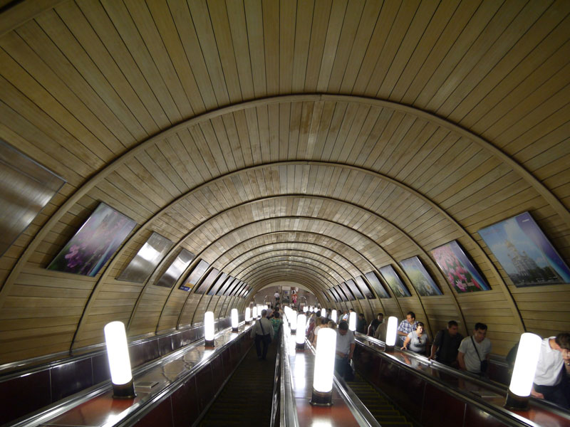 beautiful moscow metro stations (12)