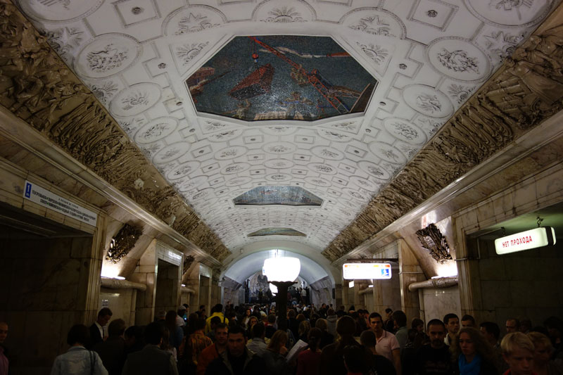 The Moscow Metro Has Some Beautiful Stations - TwistedSifter