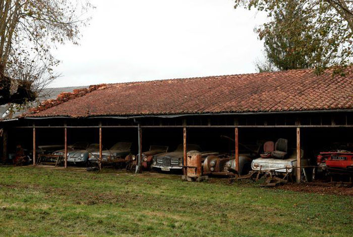 60 Rare Cars Worth Millions Found in French Countryside, Untouched for 50 Years (1)