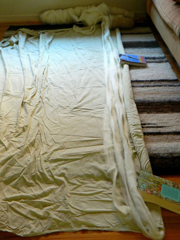 Artist Knits Giant Blanket, Uses PVC Pipe as Needles (2)