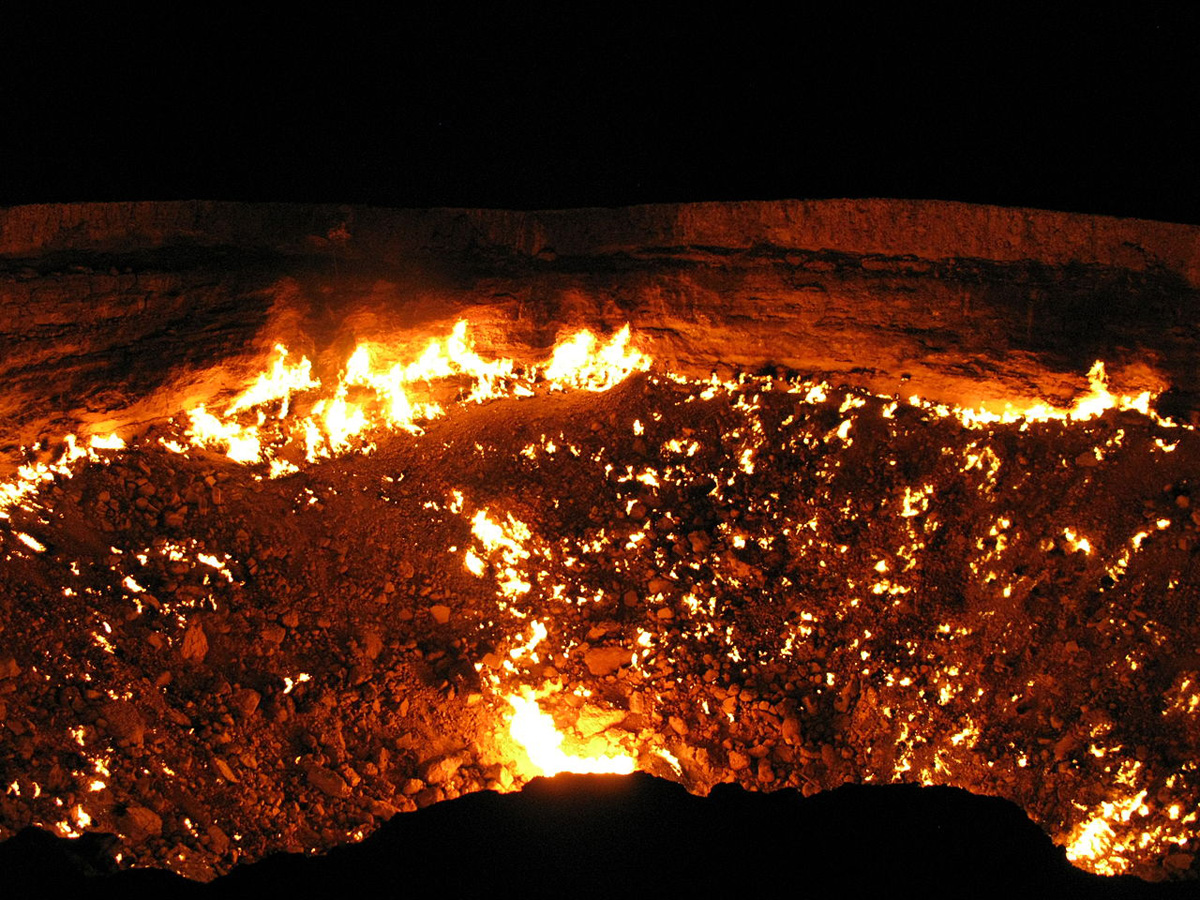 There’s a 225 ft Gas Crater in Turkmenistan That’s Been Burning Since ...