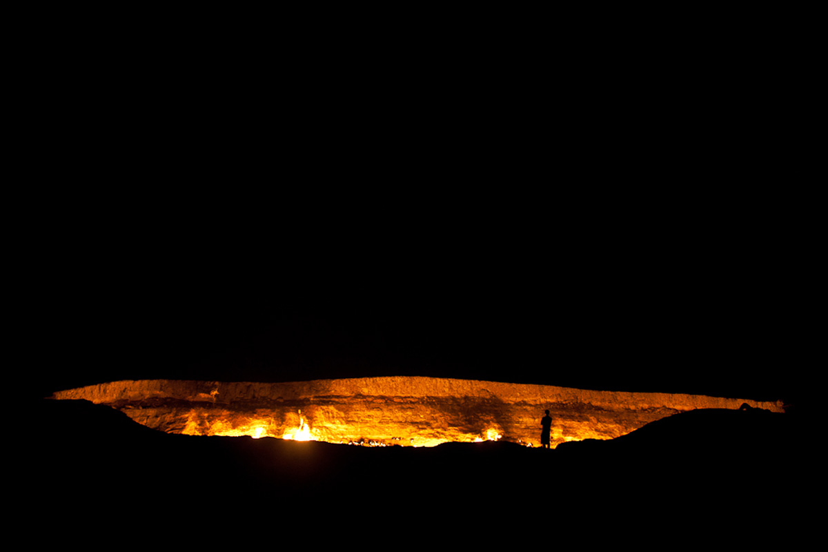 There’s a 225 ft Gas Crater in Turkmenistan That’s Been Burning Since ...