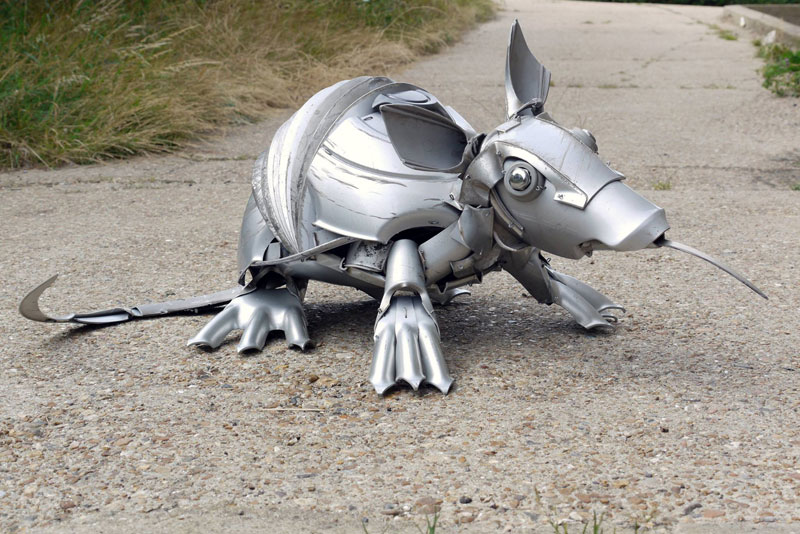 hubcap animal sculptures by ptolemy elrington (12)