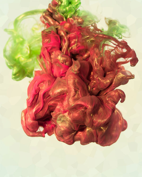 High-Speed Photos of Ink and Metal Dropped Into Water by alberto seveso (4)