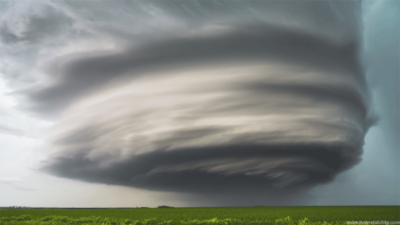 looping gifs of supercell thunderstorms (1)