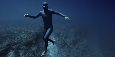 Surreal Video Shows Freediver Riding an Underwater Ocean Current