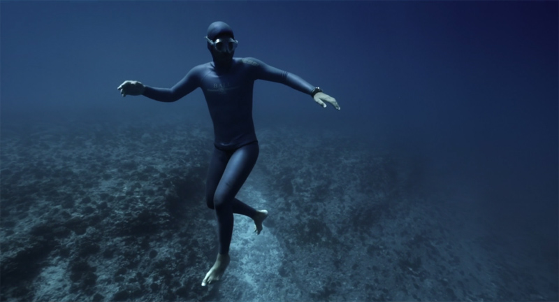 Surreal Video Shows Freediver Riding an Underwater Ocean Current