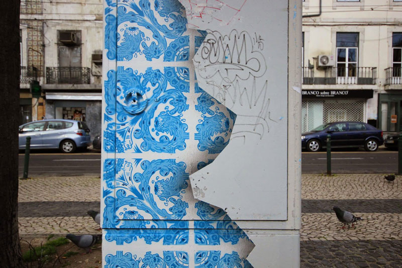 Artist Turns Utility Box Into Ceramic Tile Illusion » TwistedSifter