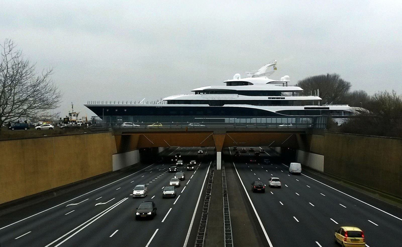 Picture of the Day: Yacht-queduct