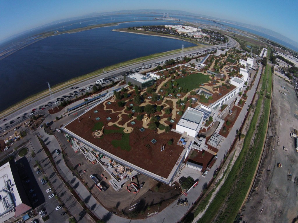 Picture of the Day: The 9-Acre Green Roof at Facebook’s New HQ