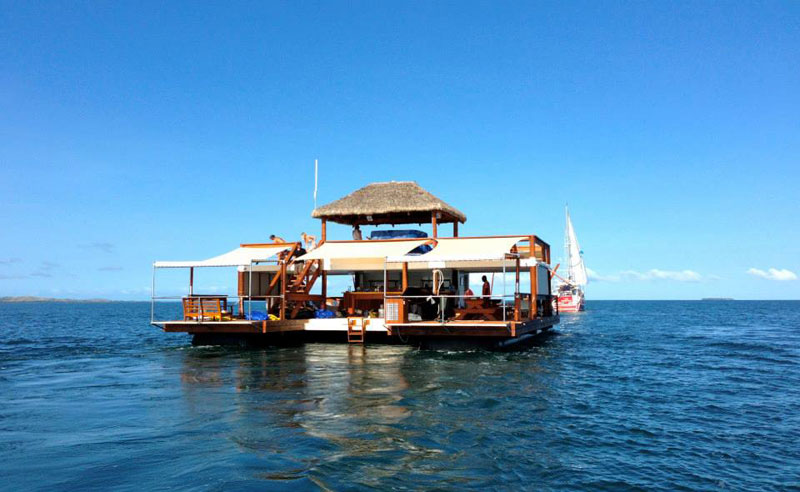 cloud 9 fiji floating bar in the middle of the ocean (1)