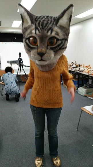 giant cat head you can wear japan (9)